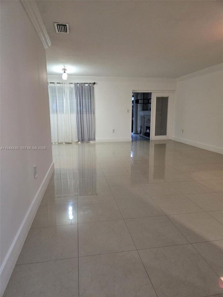 19740 Cypress Ct - Photo 3 of 12