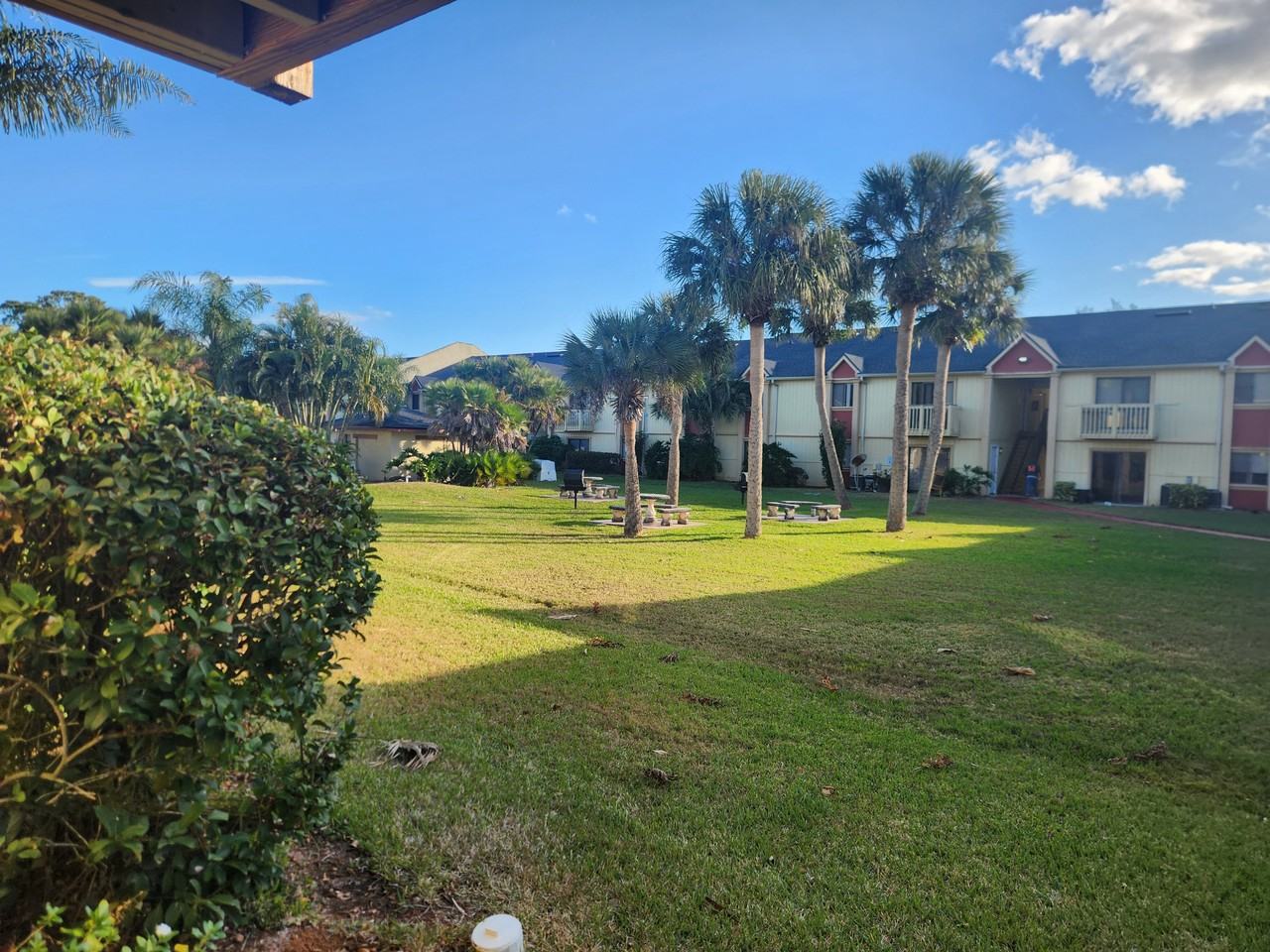 2130 Forest Knoll Dr Ne #1