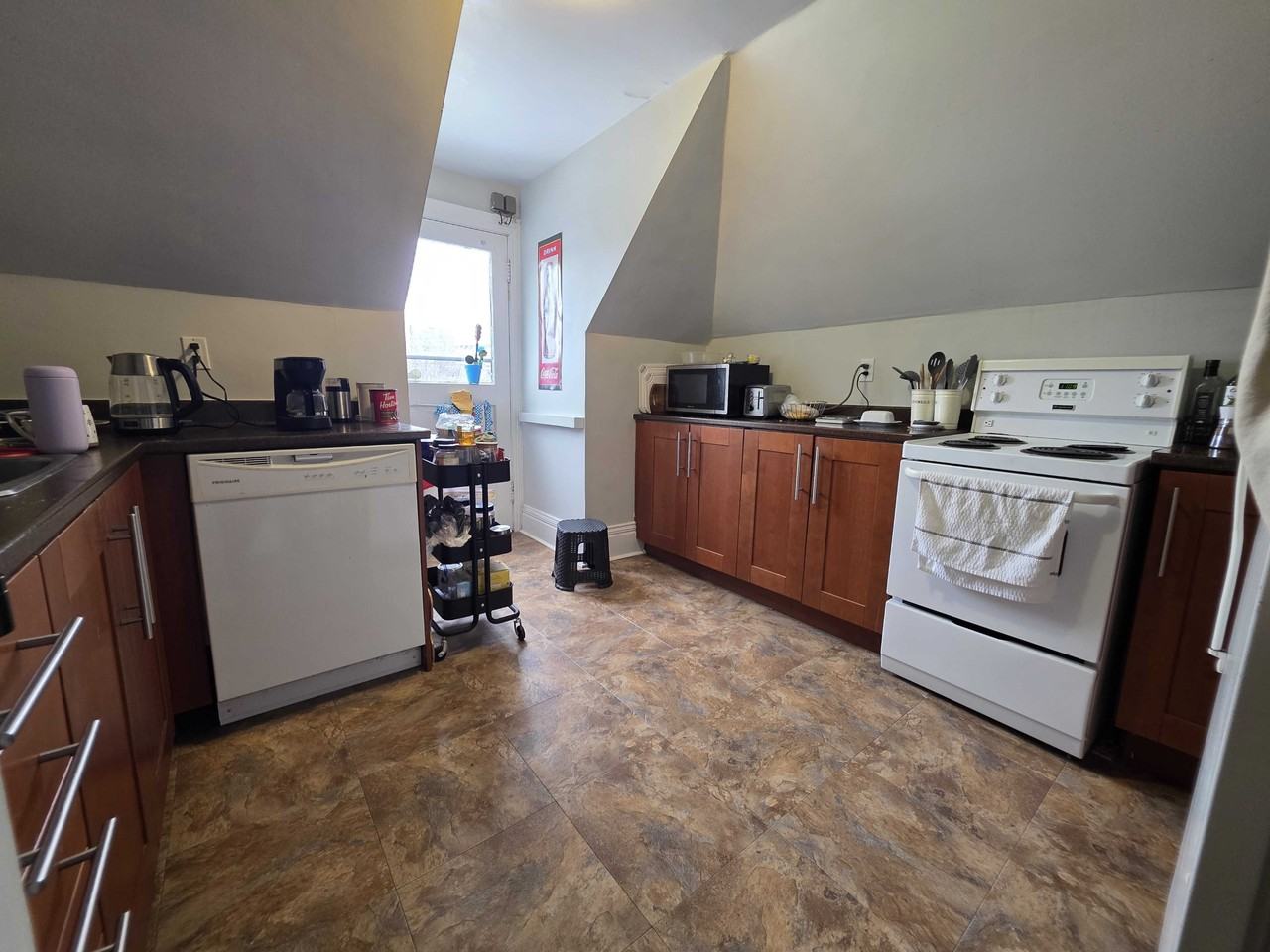 104 Wellington St #104-3 - Photo 4 of 12