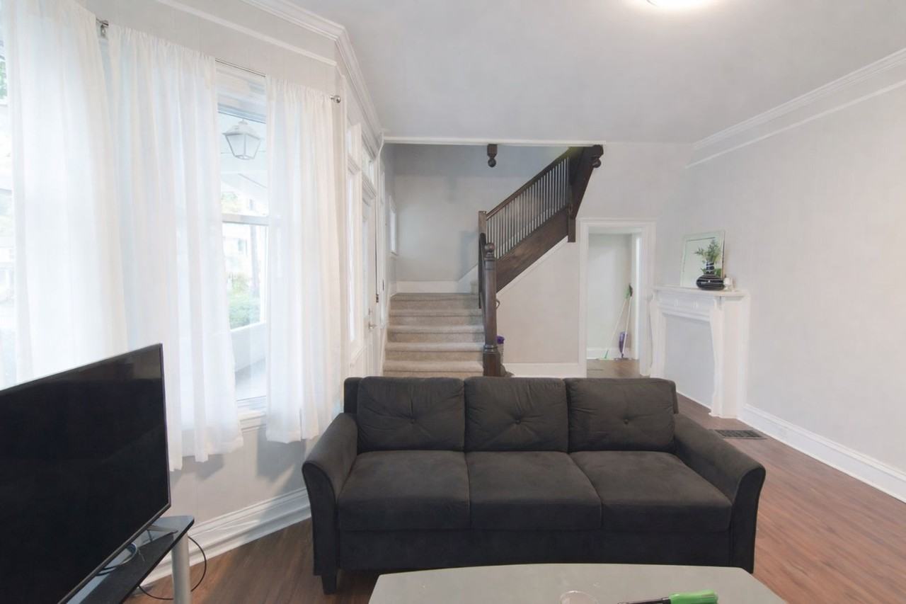 311 Farm St - Photo 3 of 45