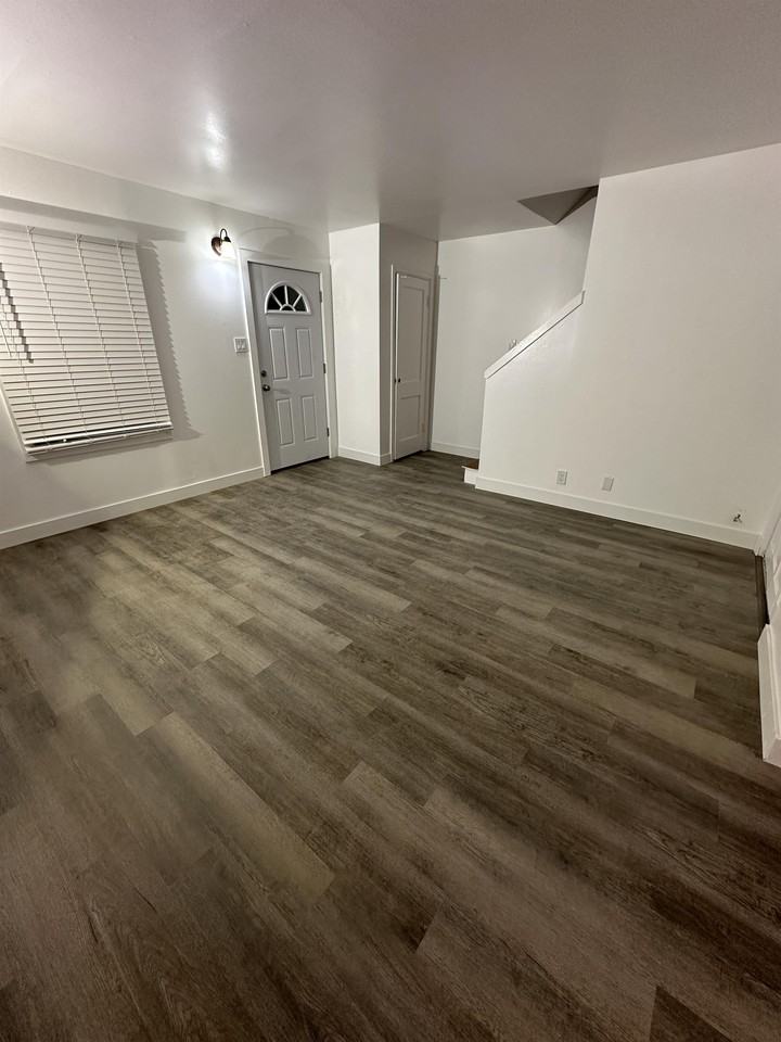 4420 3rd Ave N #1 - Photo 3 of 23