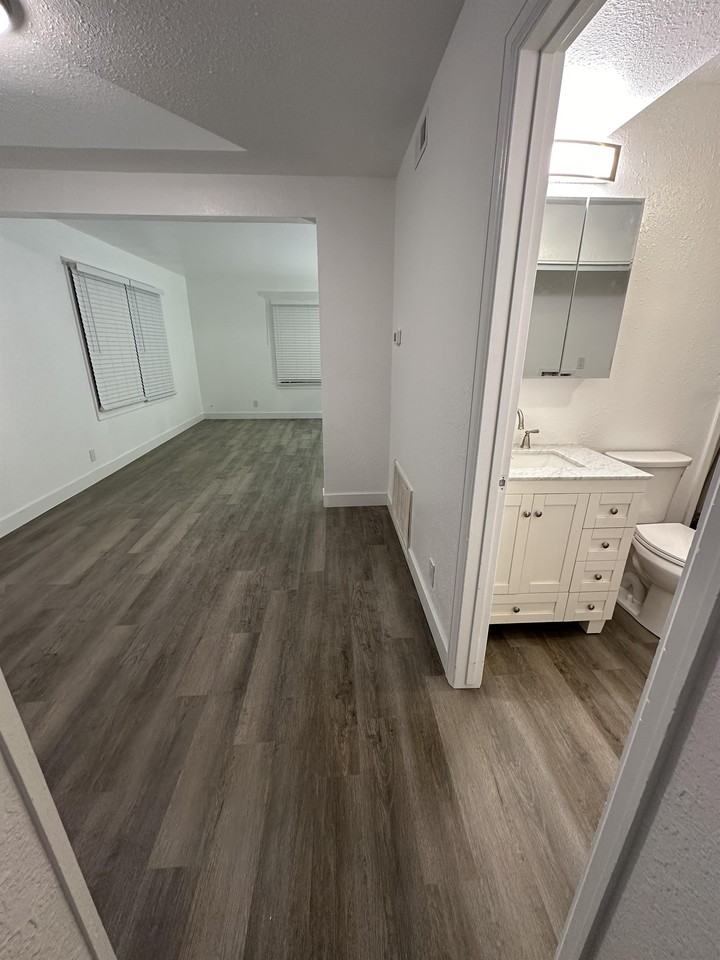 4420 3rd Ave N #1 - Photo 5 of 23