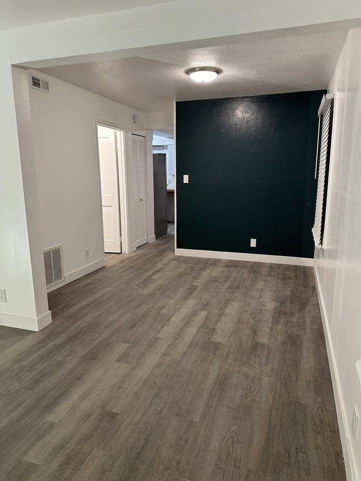 4420 3rd Ave N #1 - Photo 6 of 23