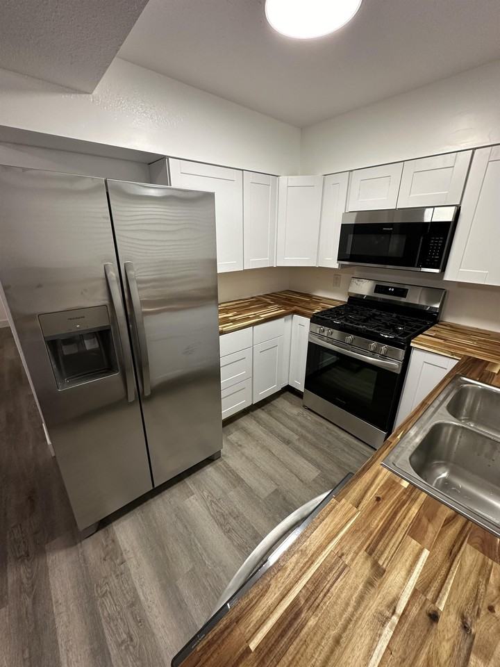 4420 3rd Ave N #1 - Photo 7 of 23