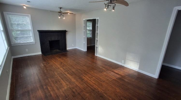 906 Appleby St Nw #1 - Photo 2 of 10