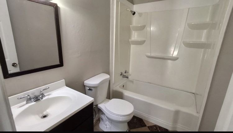 906 Appleby St Nw #1 - Photo 5 of 10