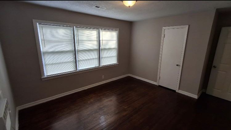 906 Appleby St Nw #1 - Photo 6 of 10