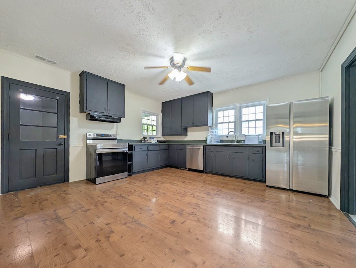 207 E Morrison St #1 - Photo 3 of 22