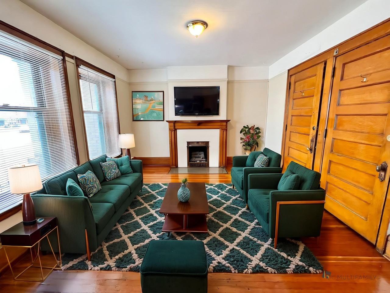 Cross Apartments - Photo 3 of 50