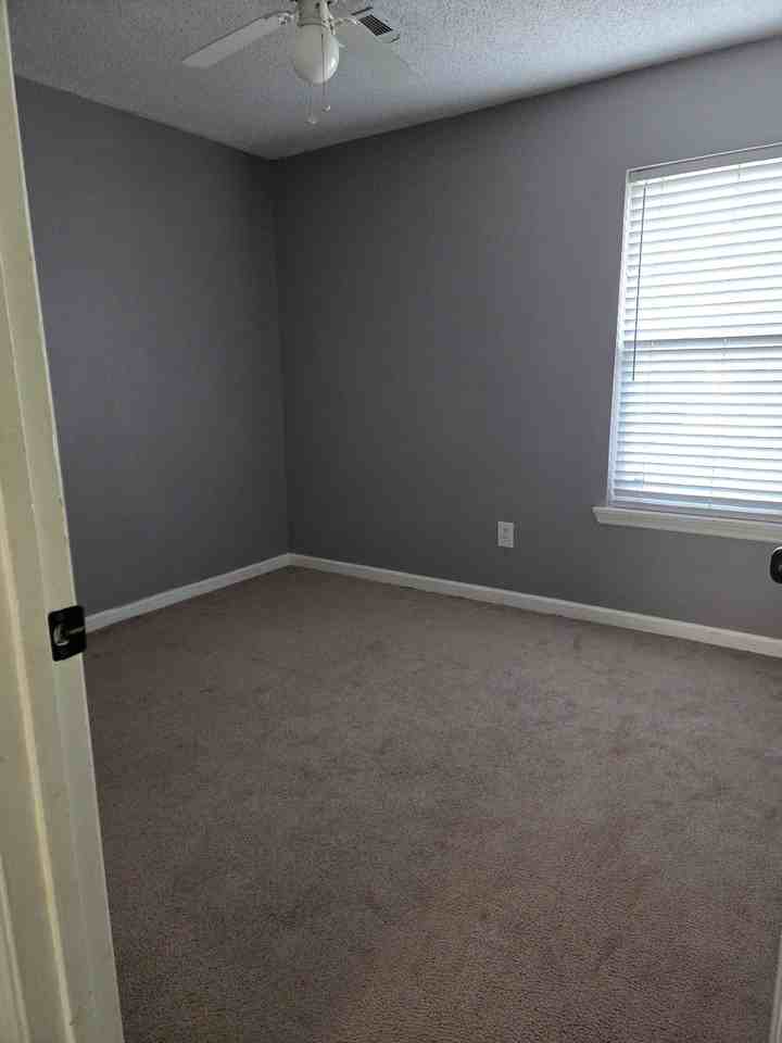 182 Sequoia Cir #1 - Photo 3 of 19