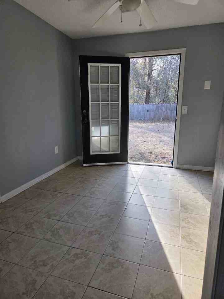 182 Sequoia Cir #1 - Photo 4 of 19