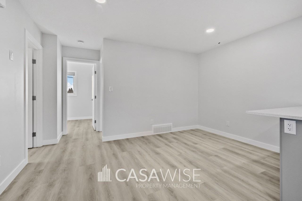 10250G 157 St Nw #GS - Photo 3 of 13