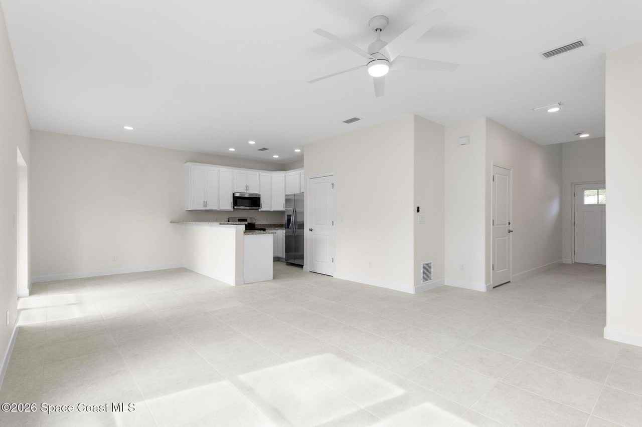 193 Dayton Blvd #1 - Photo 3 of 7