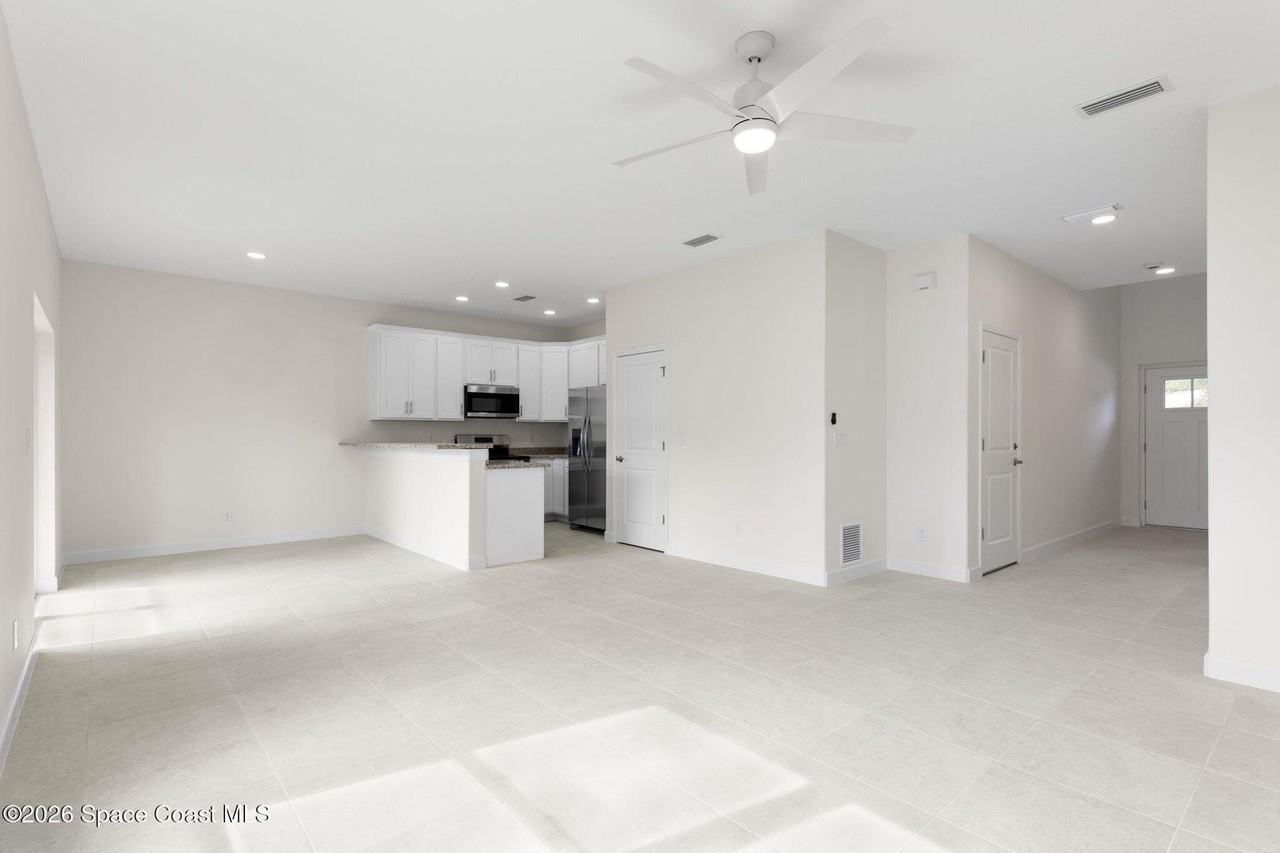 197 Dayton Blvd #1 - Photo 3 of 8