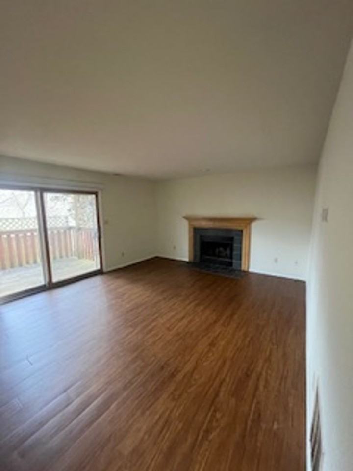 718 718 West 17th Street  - 718 West 17th Street - Photo 4 of 12