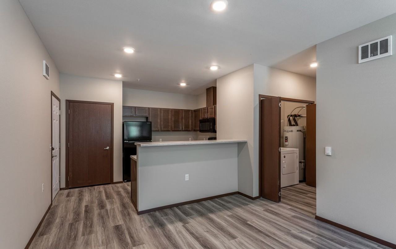 Carnahan Glenn - Photo 2 of 50