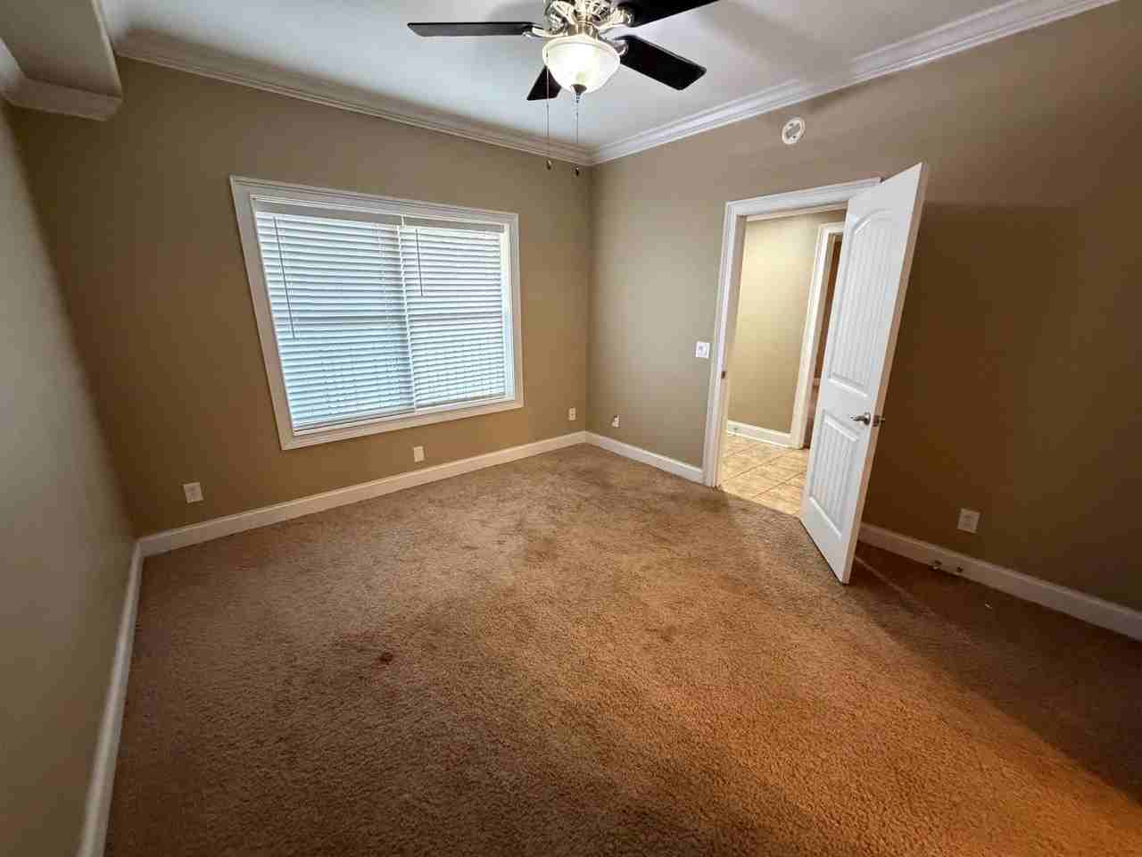 2316 Speedway Blvd - Photo 6 of 36