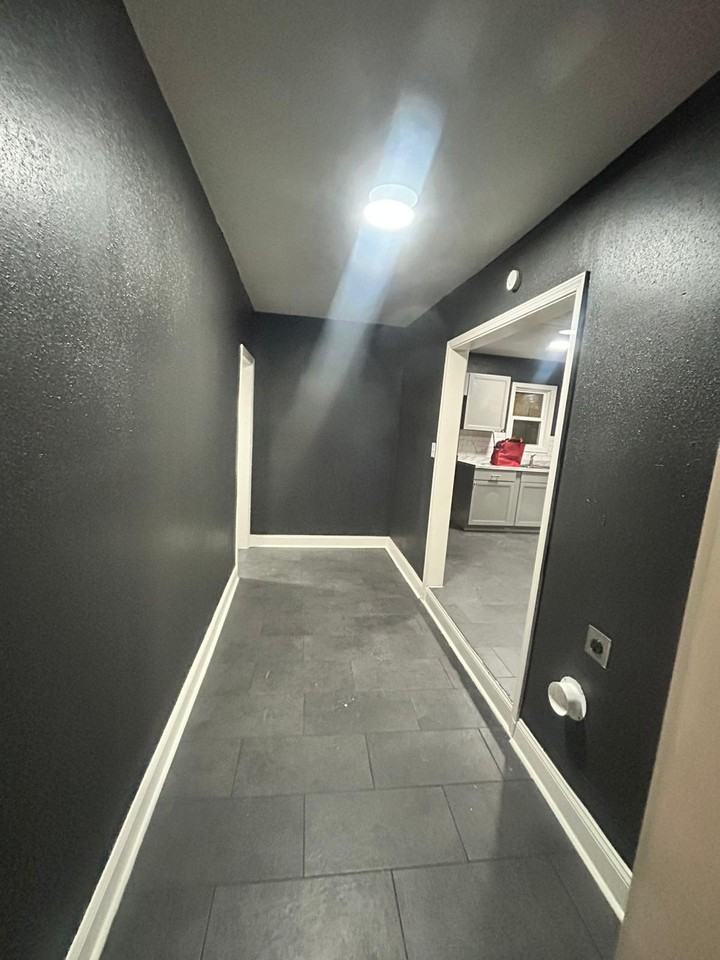 697 N Holmes St #1 - Photo 5 of 13