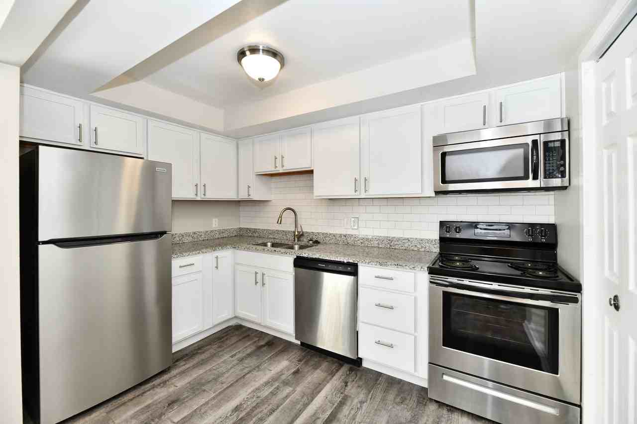 Park Lane Apartments - Photo 6 of 50