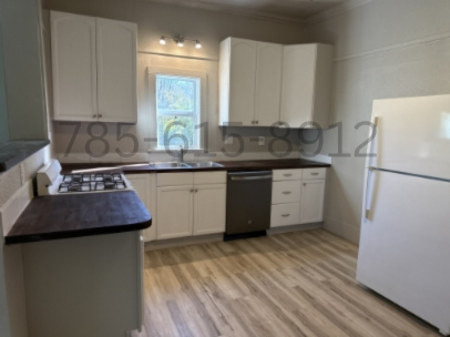 836 E 10th St #1 - Photo 4 of 5