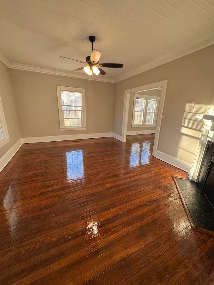 612 Chesnut St #1 - Photo 4 of 10