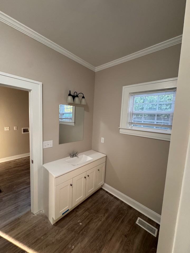 612 Chesnut St #1 - Photo 7 of 10