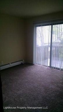 4130 - 4134 Oak Park Drive SE - Photo 2 of 8