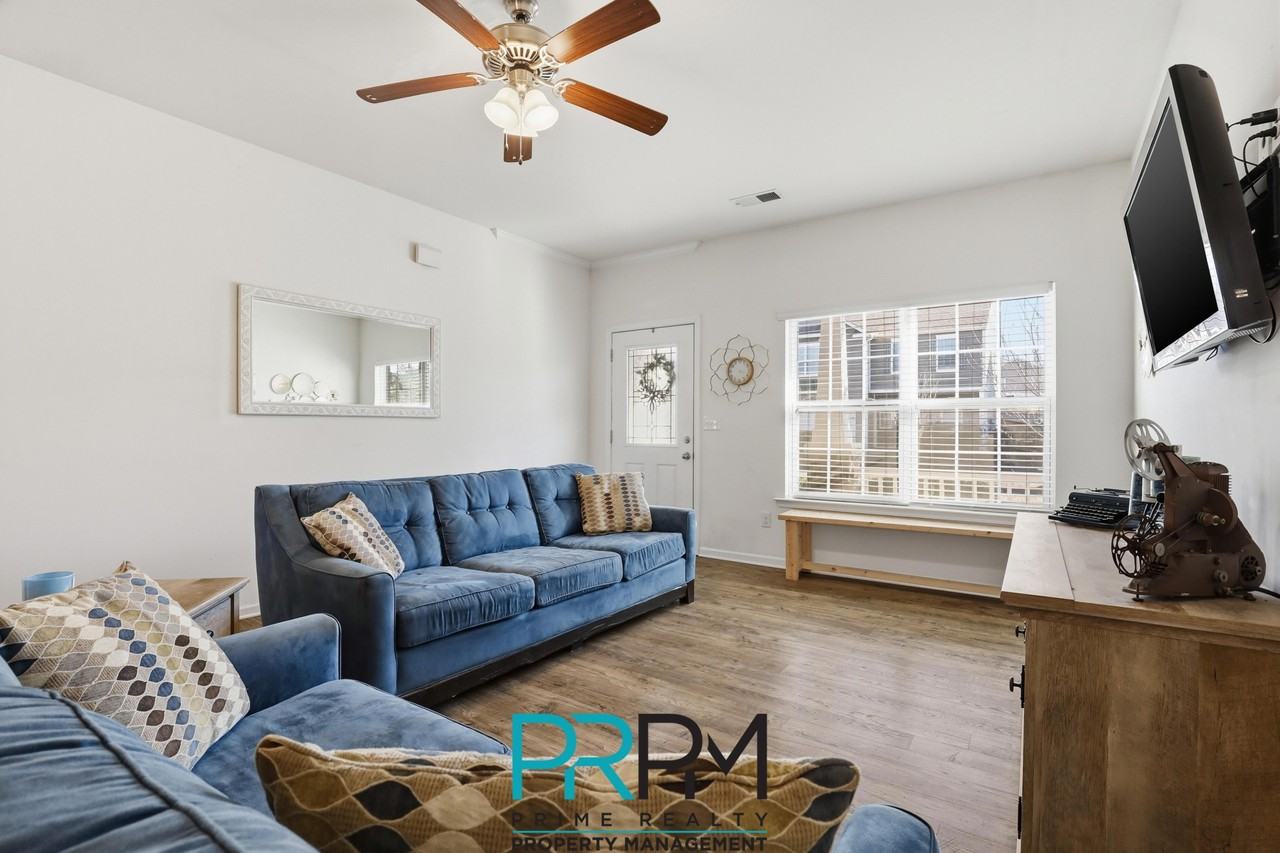 249 Elmhaven Dr #1 - Photo 5 of 29