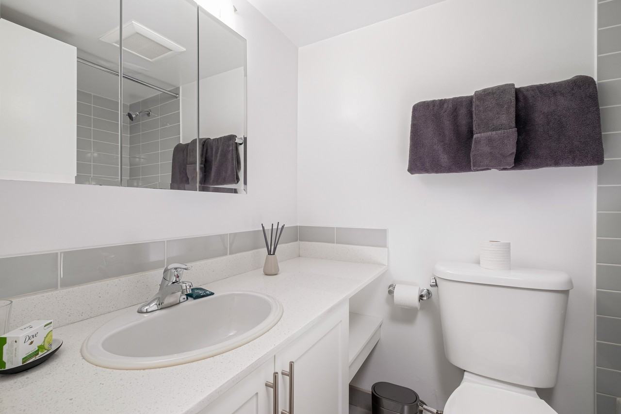 1033 Haro St - Photo 6 of 7