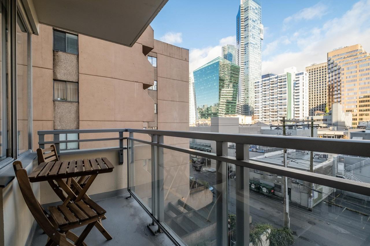 1033 Haro St - Photo 7 of 7