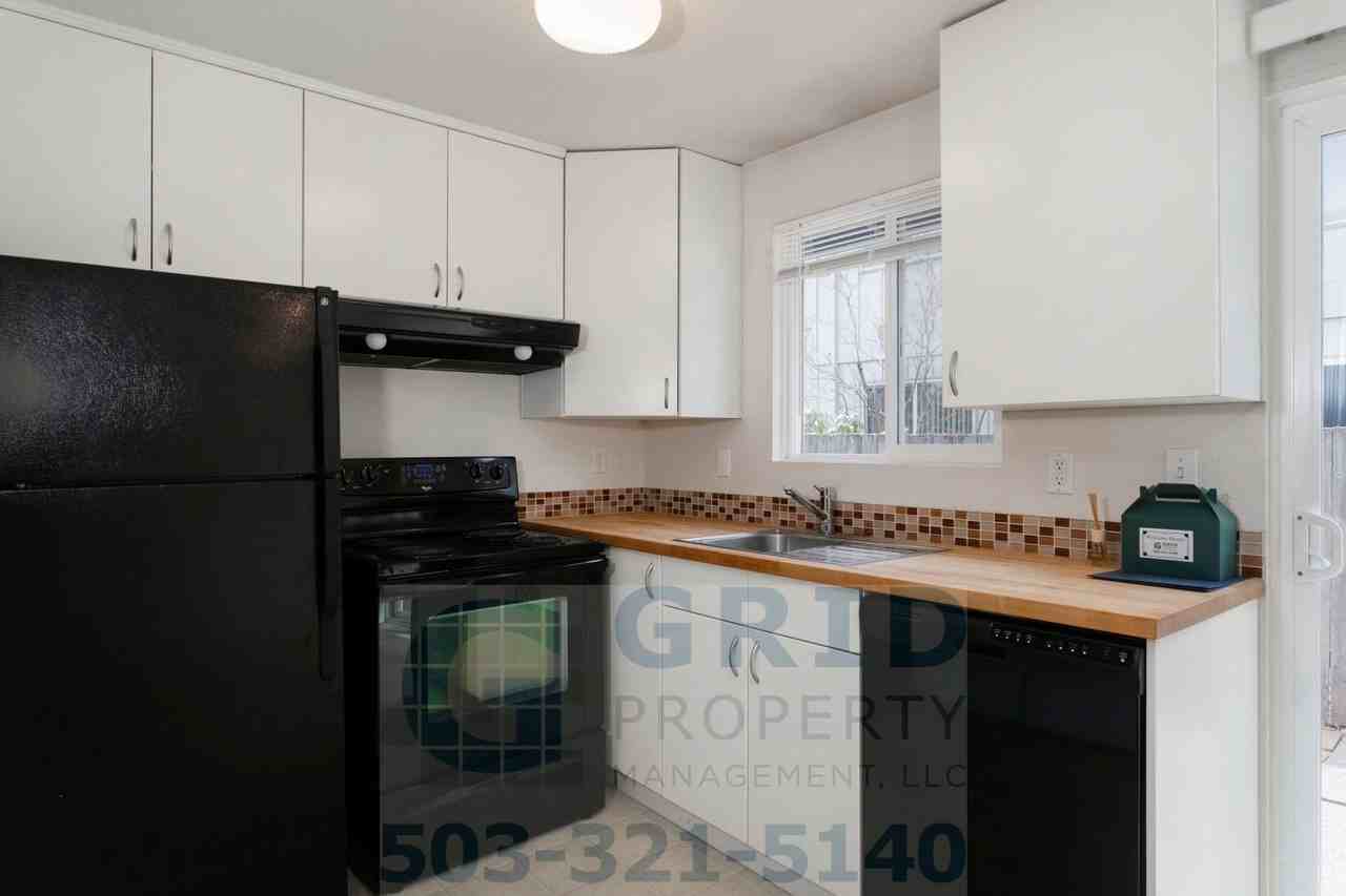 7041 Sw Garden Home Rd - Photo 5 of 24