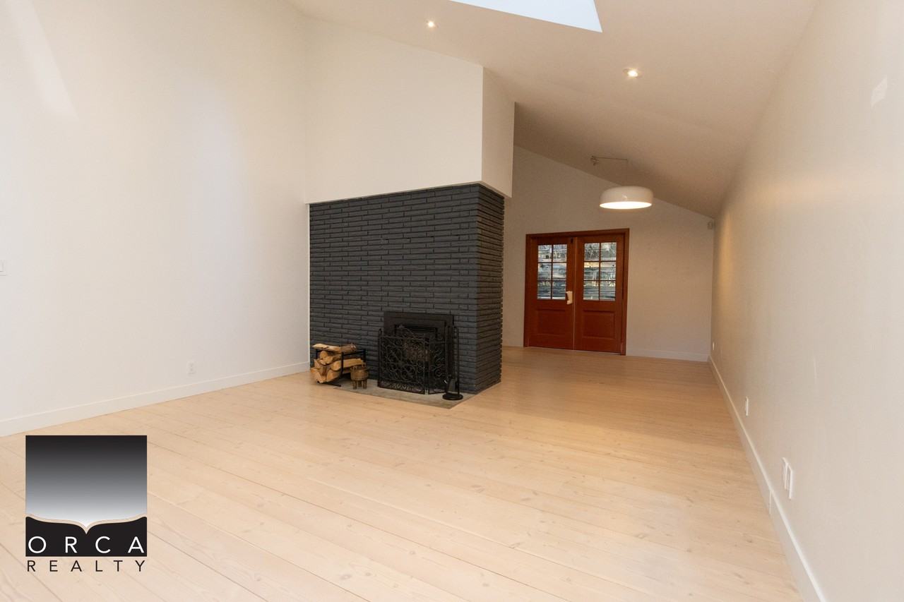 466 Brand St - Photo 2 of 50