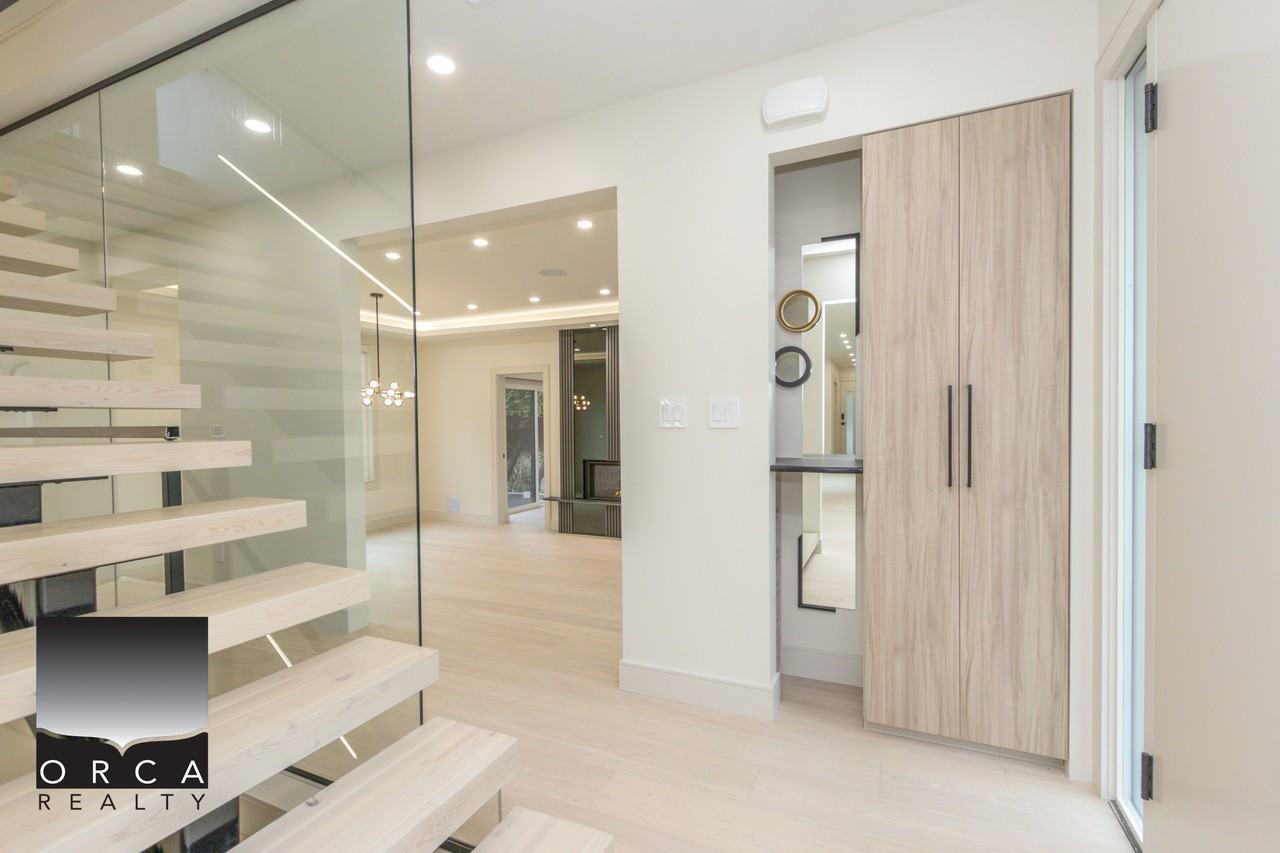 2050 Westdean Cres - Photo 2 of 50