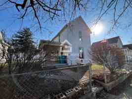 featured image of 138 S 7th St #1