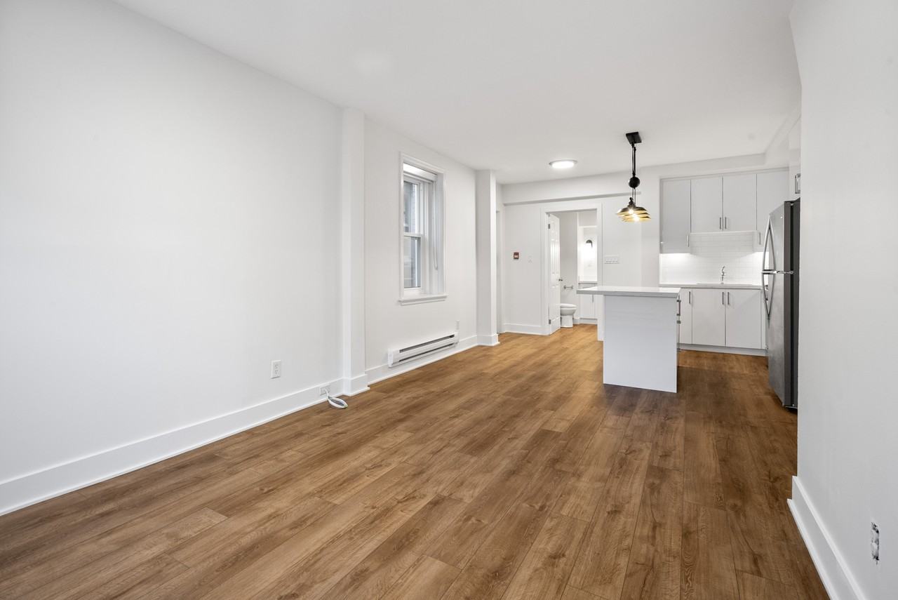 2461 Queen Street East - Photo 5 of 13