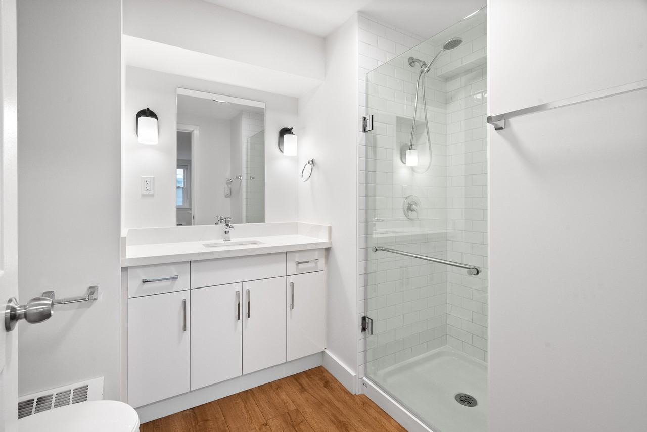 2461 Queen Street East - Photo 6 of 13