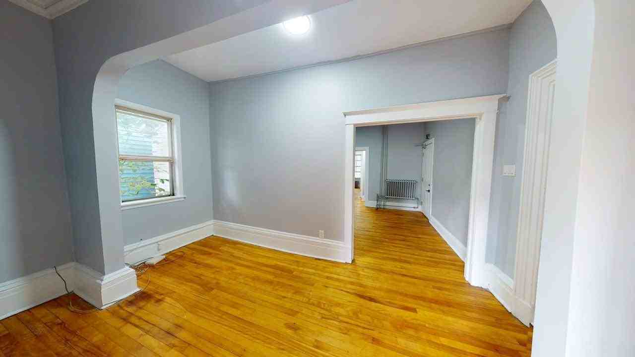 1110 South Park Street - Photo 5 of 16