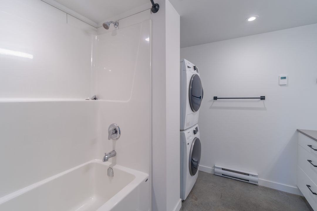 Ross Terrace - Photo 5 of 31