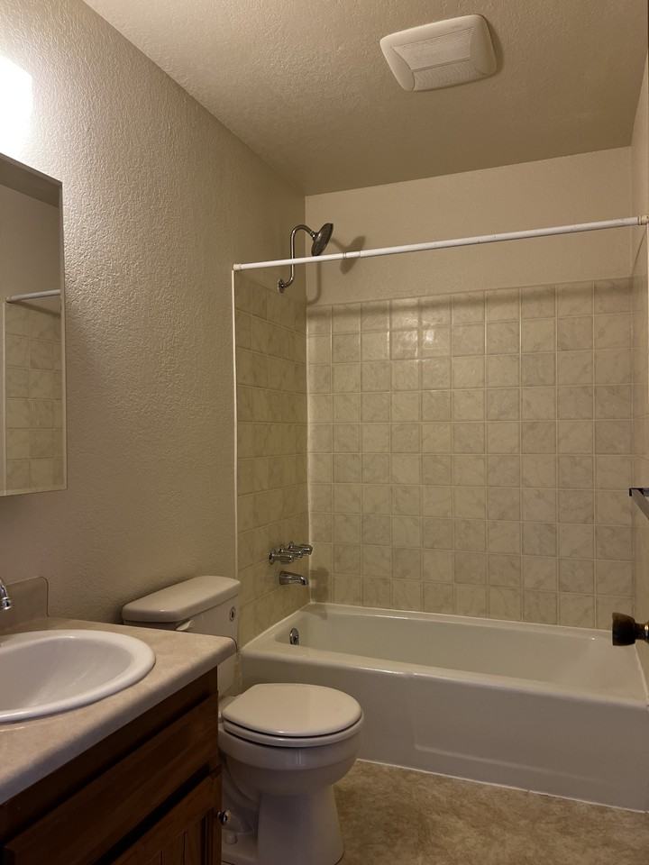 2214 Myrtle Ave #G - Photo 6 of 15