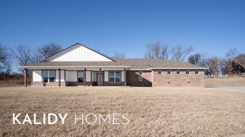 featured image of 305 Kirks Holw #1