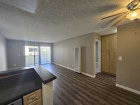 652 Moss St - Photo 1 of 1