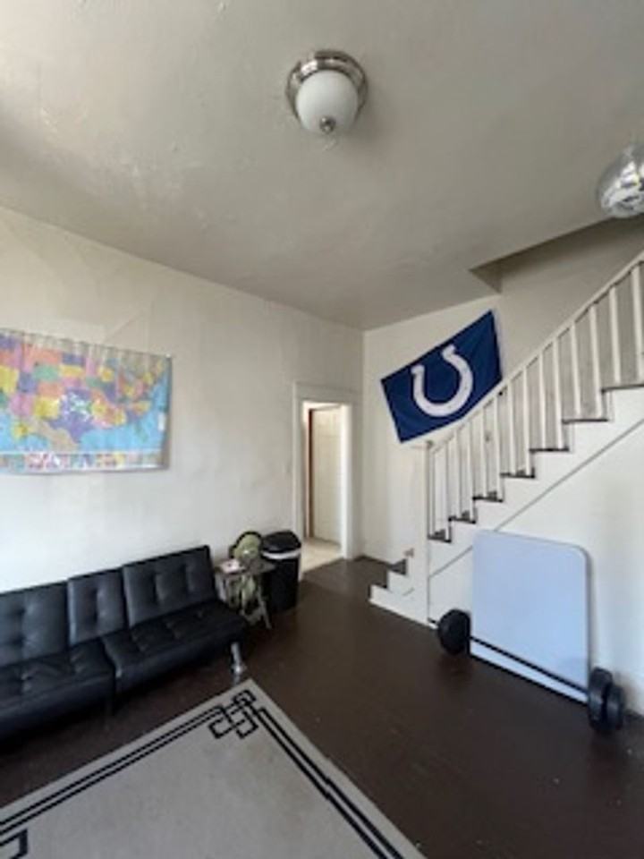 725 E 2nd St - Photo 7 of 18