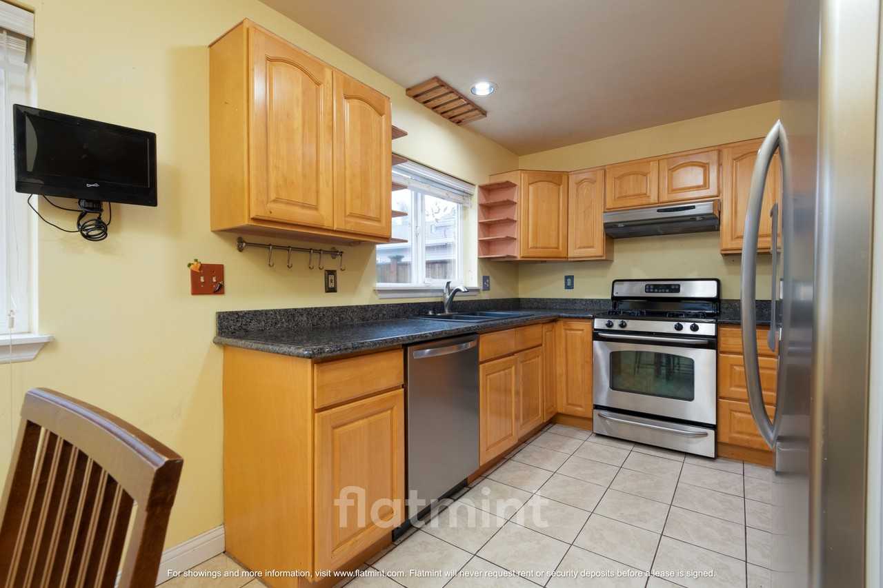 1728 26th Ave S #1 - Photo 6 of 25