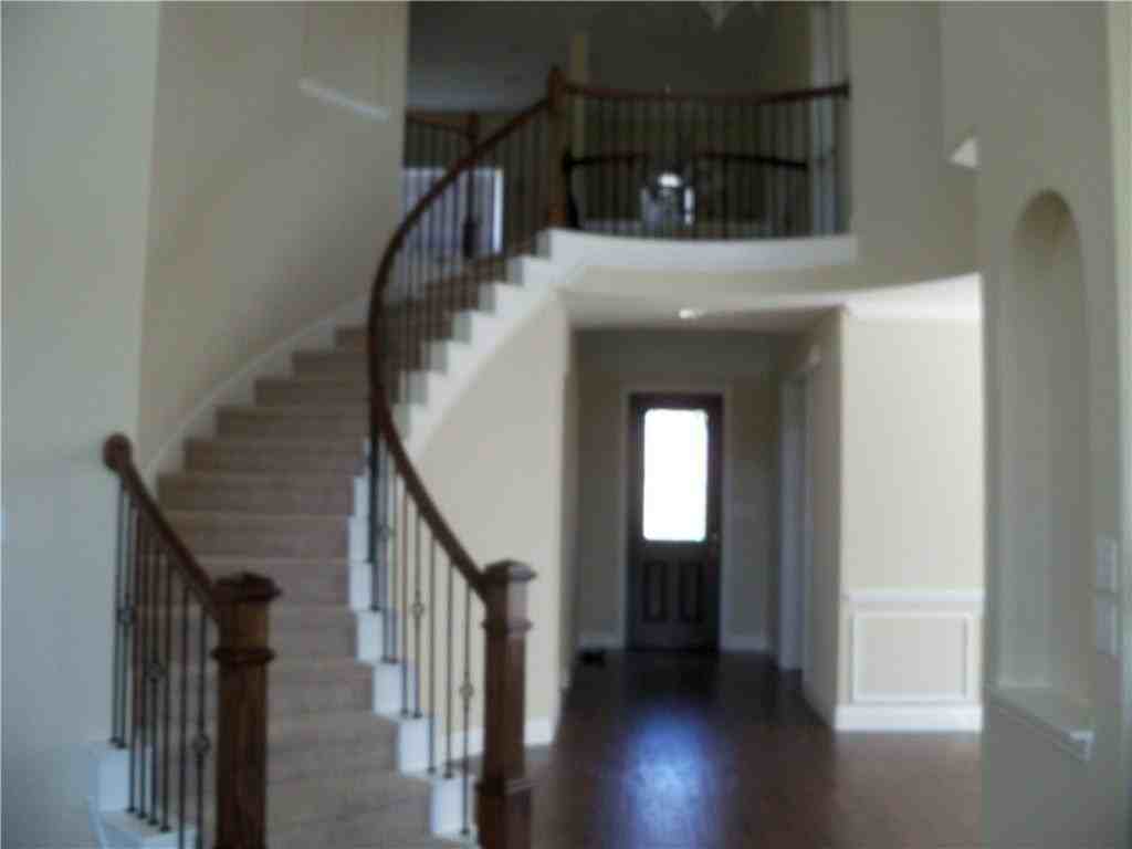 2560 Valley Glen Dr #1 - Photo 3 of 22