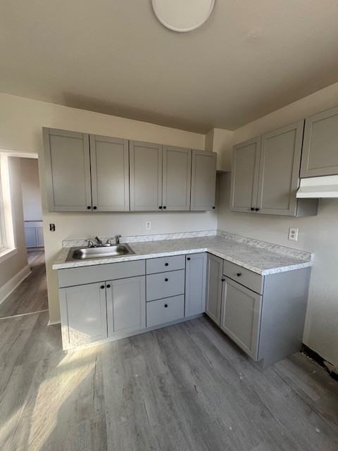 918 E 17th St #1 - Photo 4 of 19