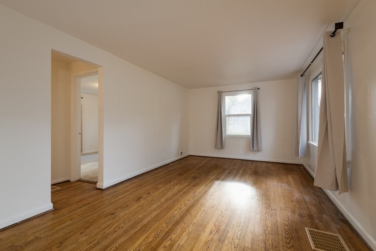 1702 27th Ave #0 - Photo 2 of 12