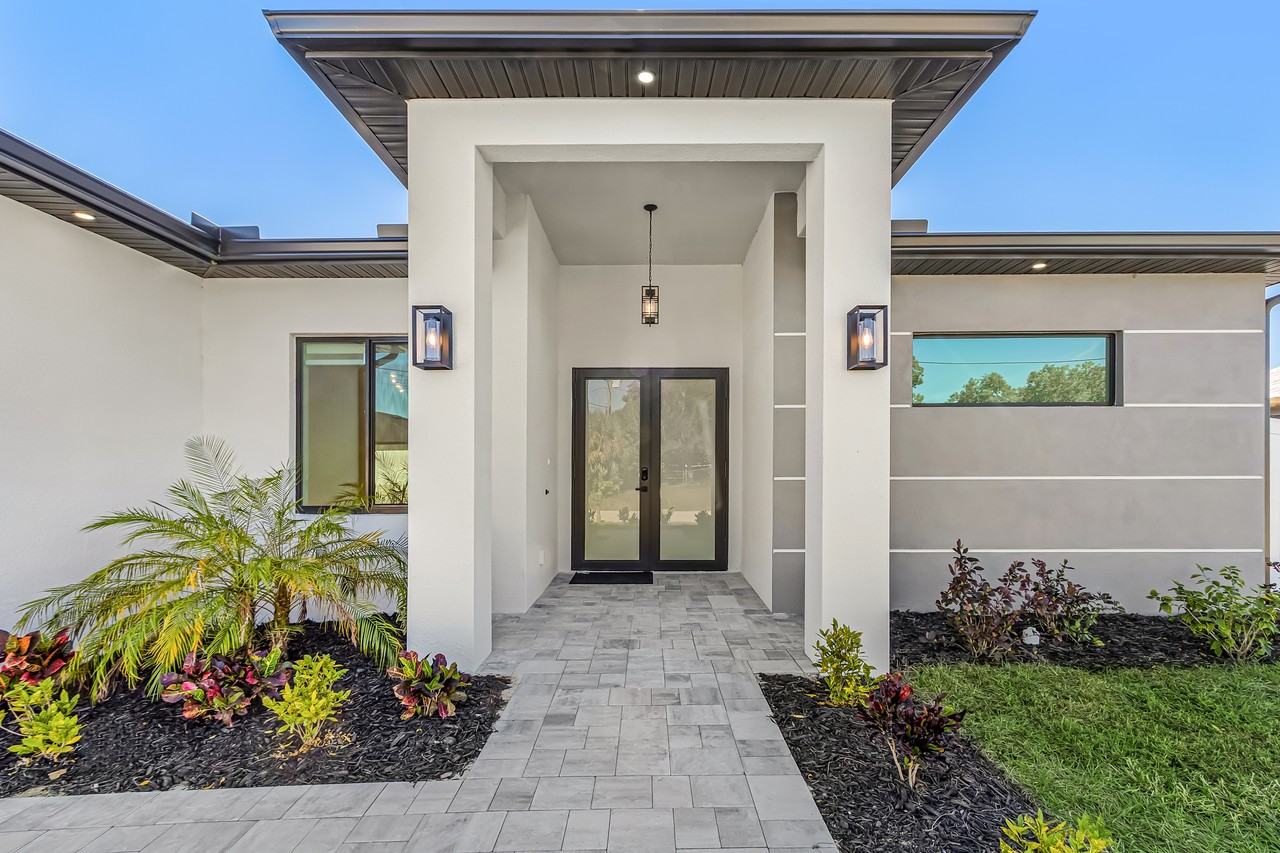 1720 Ne 14th St #1 - Photo 3 of 26