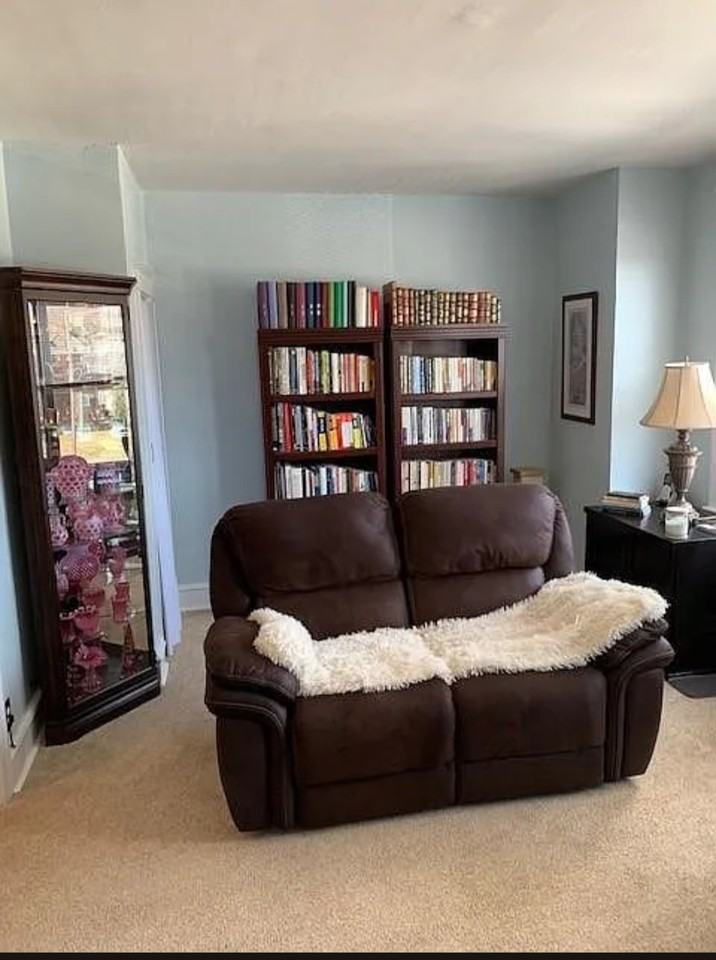 690 Pont Reading Rd #2 - Photo 3 of 10