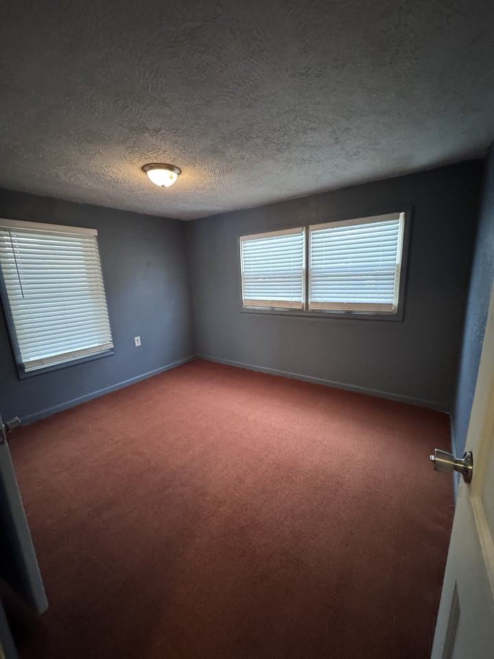 1301 Hillcrest St #1 - Photo 3 of 9