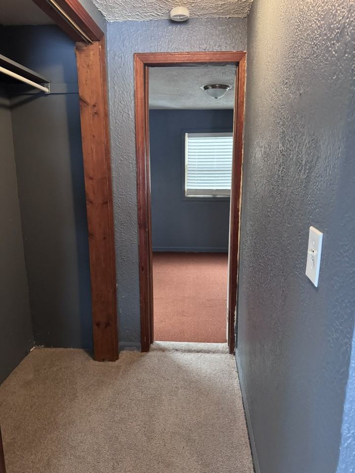 1301 Hillcrest St #1 - Photo 6 of 9